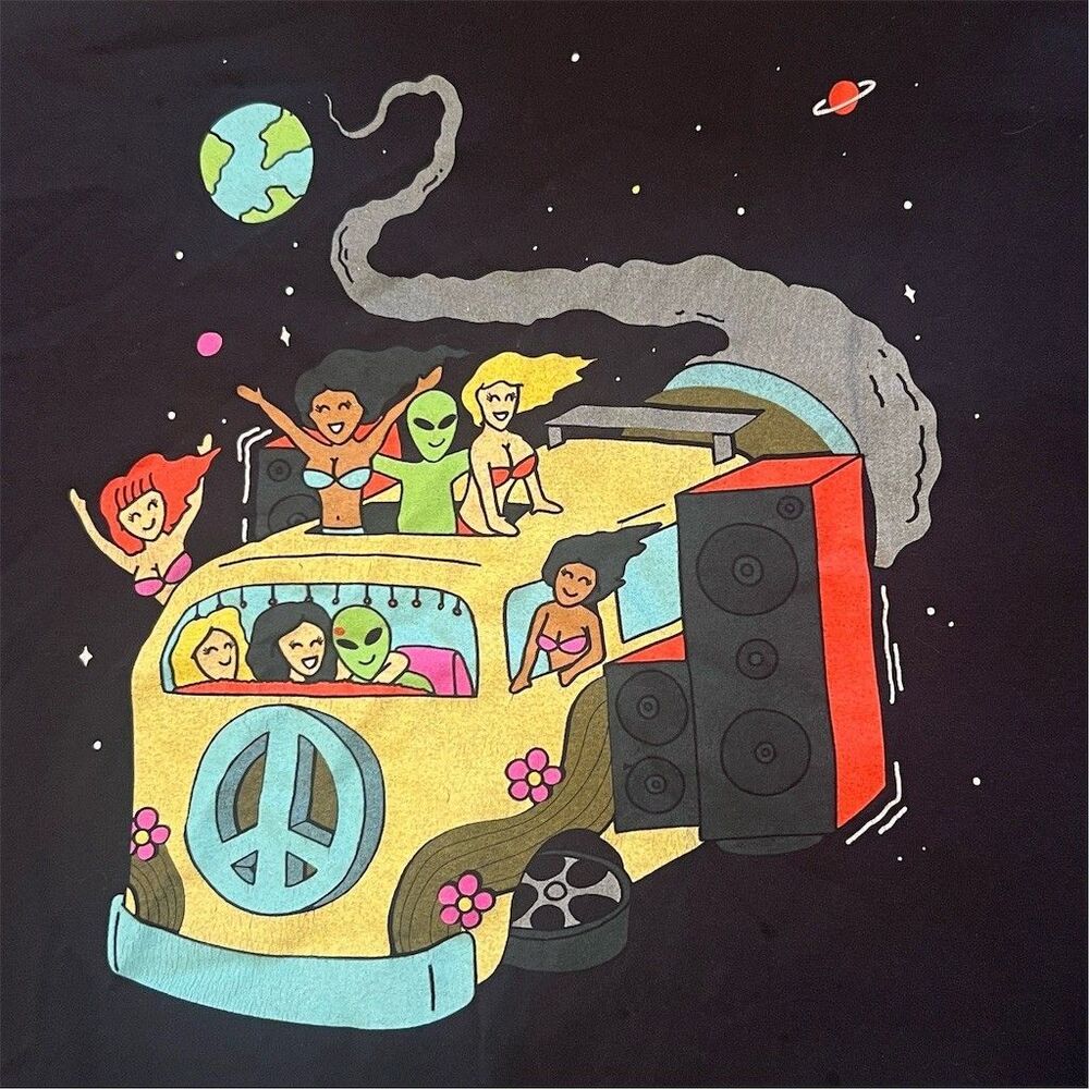 A-Lab Graphic T-Shirt Unisex Size L Black Alien Bus Crew Neck Short Sleeve